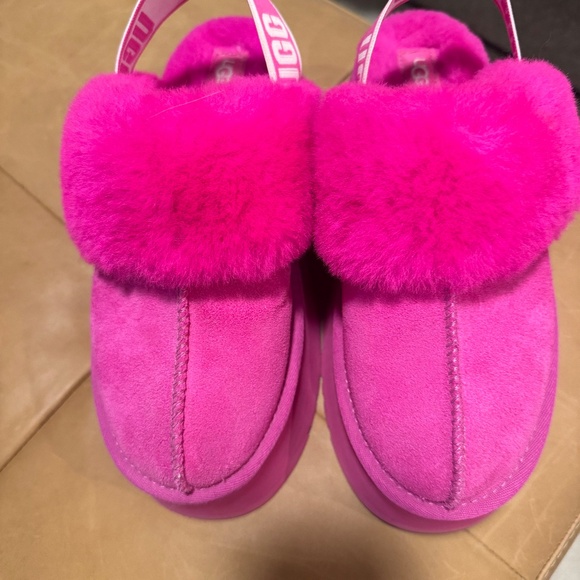UGG Funkette Platform Slippers HOT PINK Size 8 - Picture 5 of 6